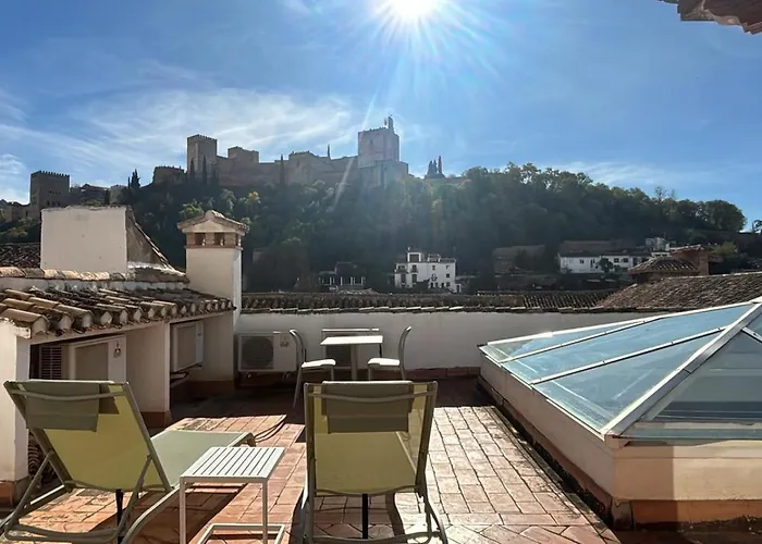 Alojamiento en Albaycin, terraza con vistas a la Alhambra